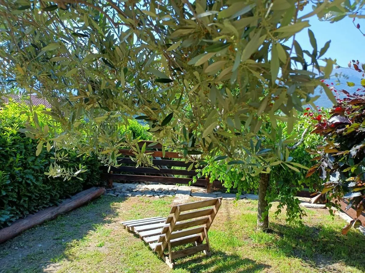Guest house Rosina House E Chalet Colico